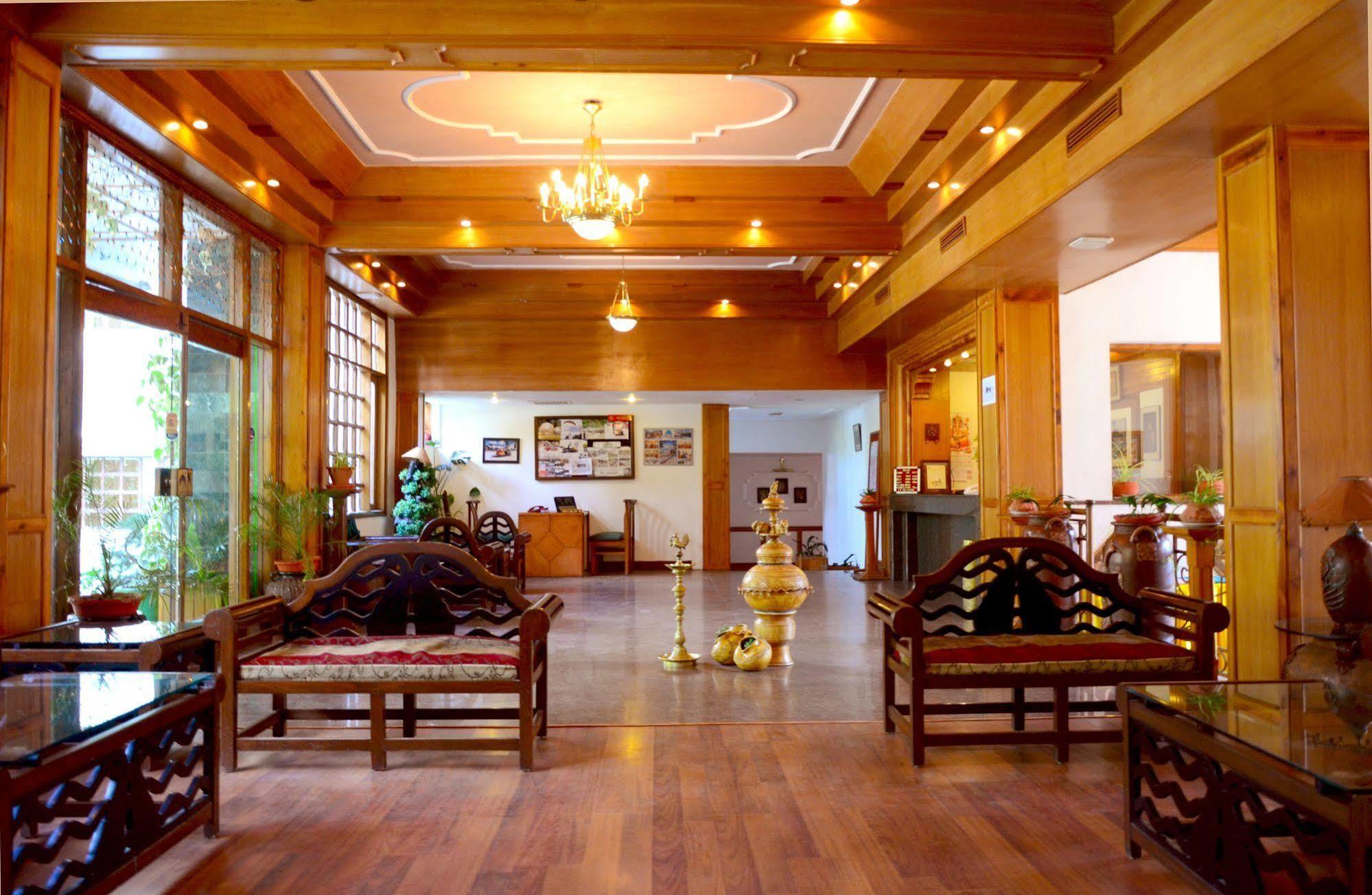 Hotel Manali Heights Bagian luar foto