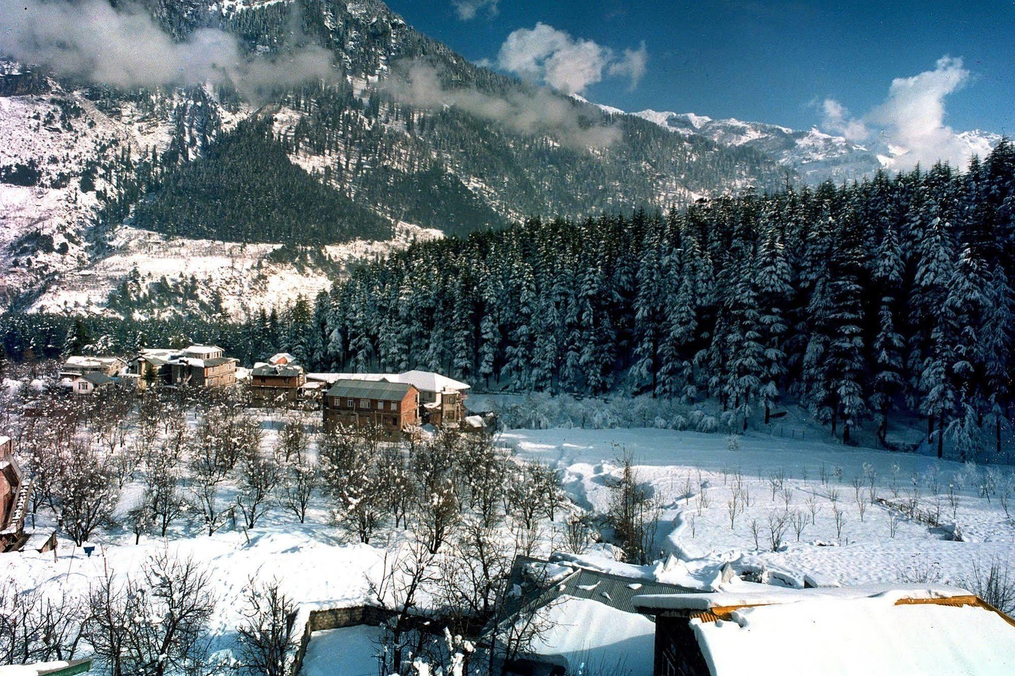 Hotel Manali Heights Bagian luar foto
