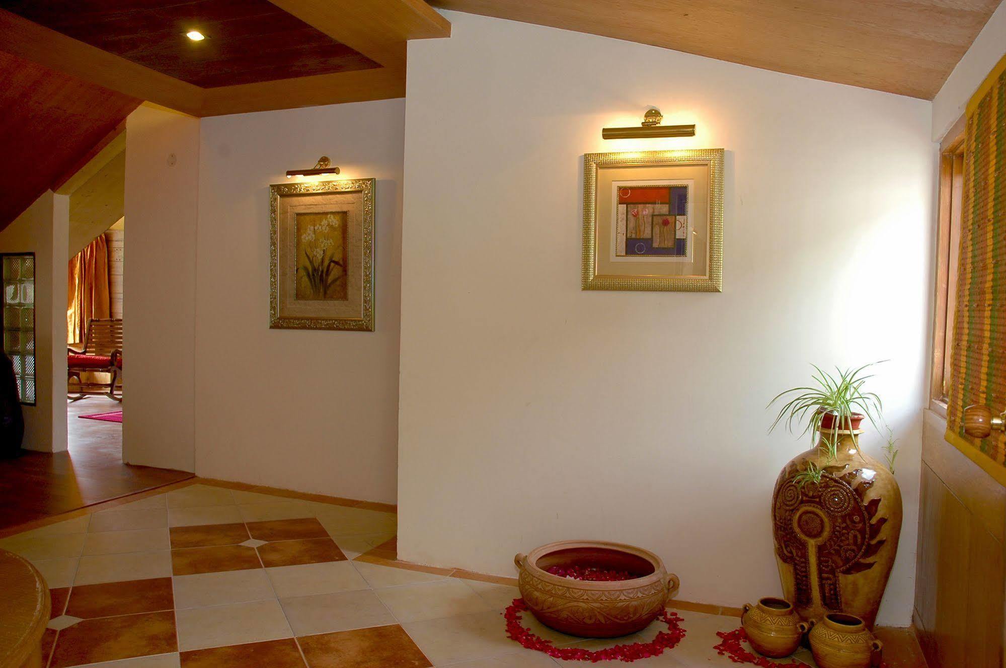 Hotel Manali Heights Bagian luar foto