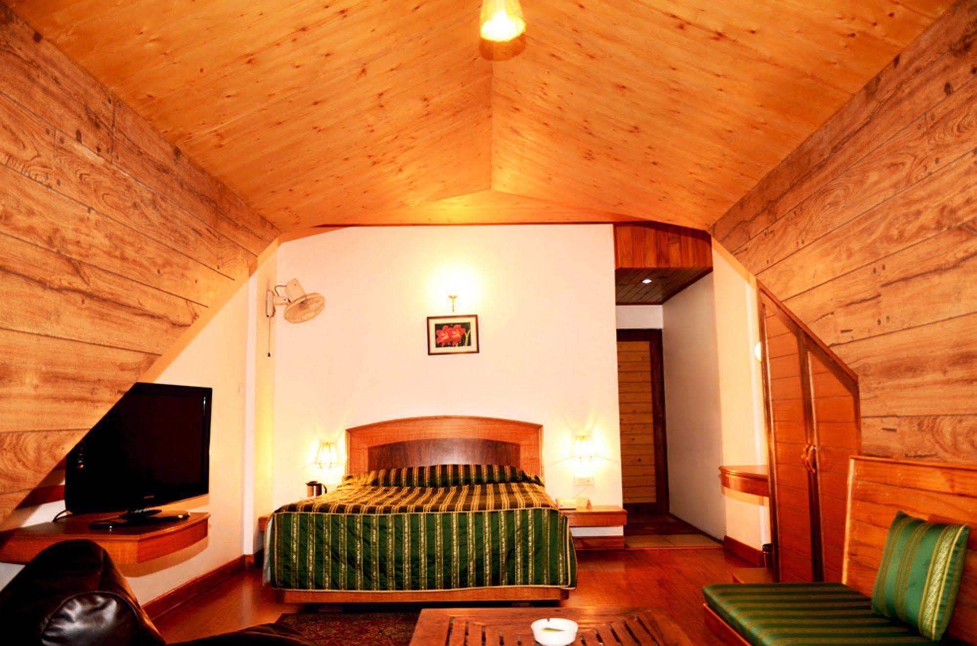 Hotel Manali Heights Bagian luar foto